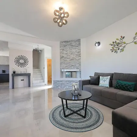 Holiday home Artemis *
