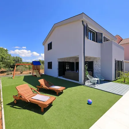 Holiday home Artemis Zadar