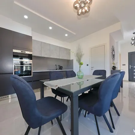 Artemis Holiday home