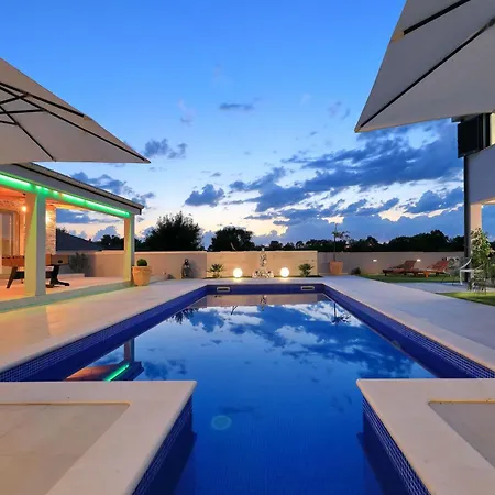 Artemis Holiday home *